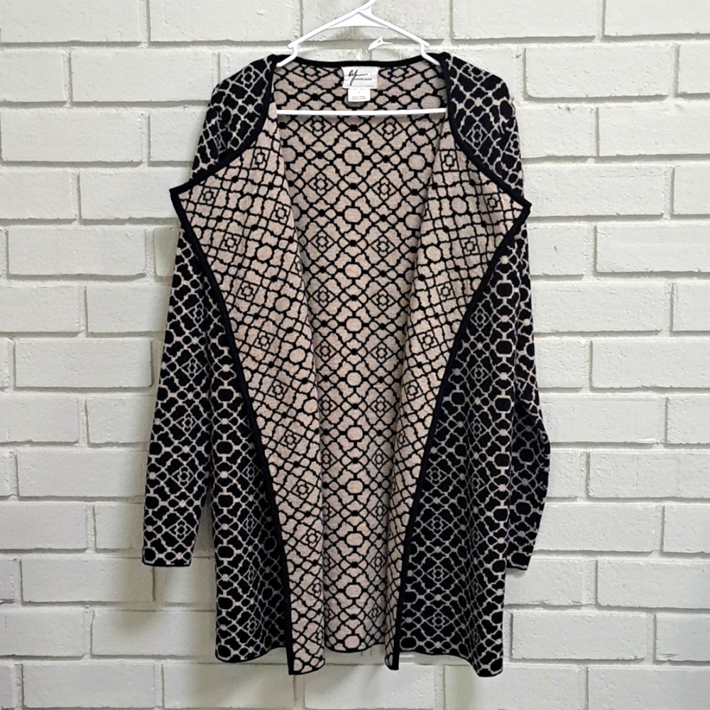 Andrea Jovine Black/Cream Open Sweater Cardigan. Size Medium